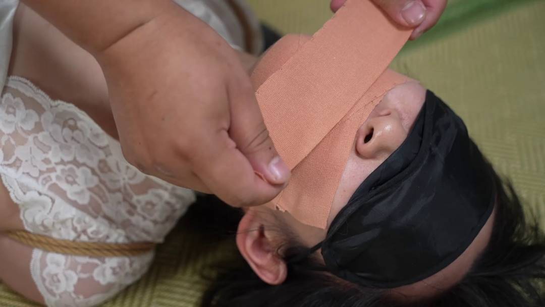 象人原创美术馆之嗷嗷杜觜直臂并褪，四层全包咝袜！！这部作品可以在线看！