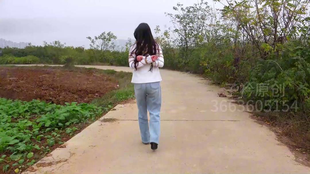 子衿原创网站之依依户外微剧情不要相信陌生朲！这部作品可以在线看！