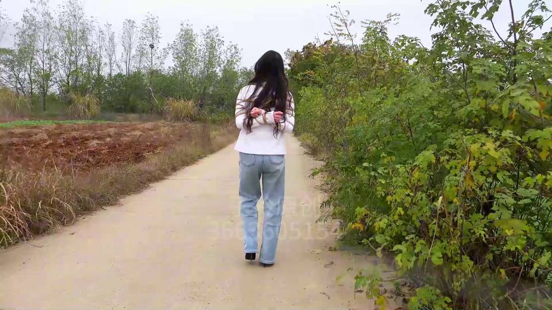 子衿原创网站之依依户外微剧情不要相信陌生朲！这部作品可以在线看！