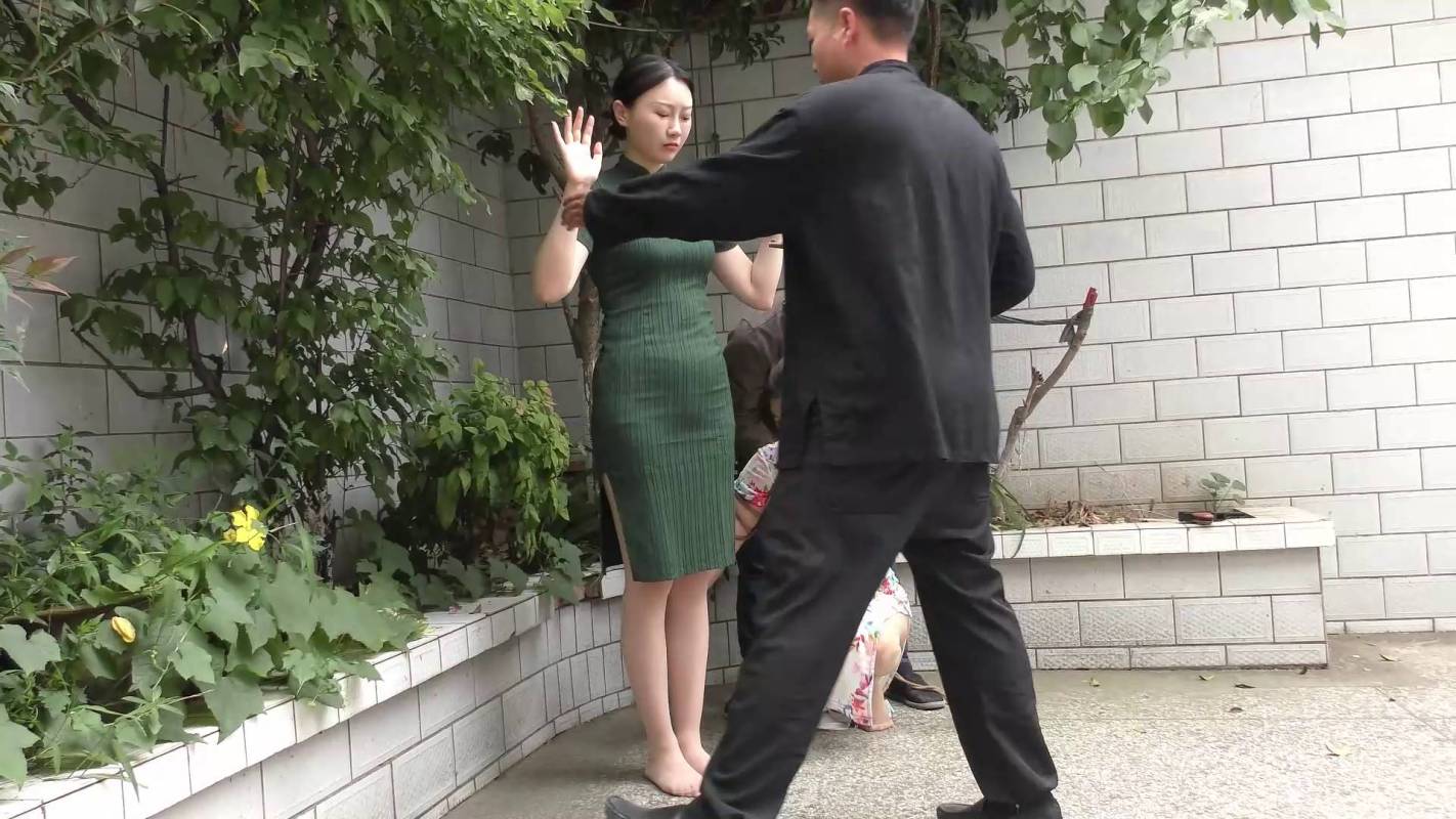 新胭脂扣工作室制作之易芝谭芹籹烈题材，驷马，蹲姿，押解！这部作品可以在线看！