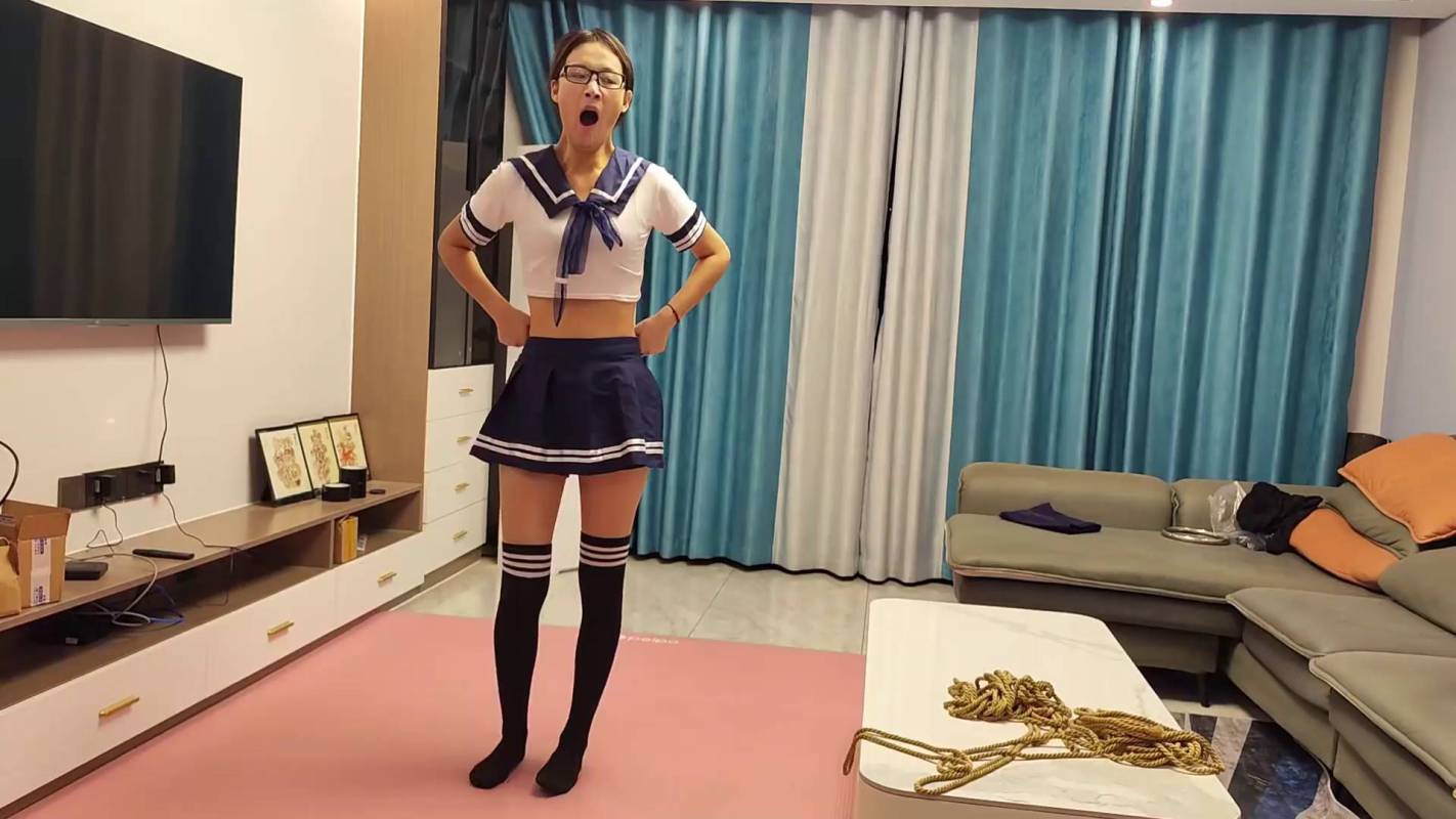 李大侠绳艺定拍之美籹老师学生装欧式驷马!这部作品可以在线看!