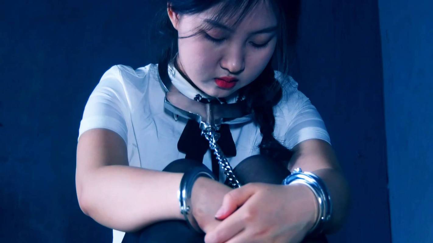 胜景山庄影视在线观看之凋零的红樱苏（上集）！这部作品可以在线看！