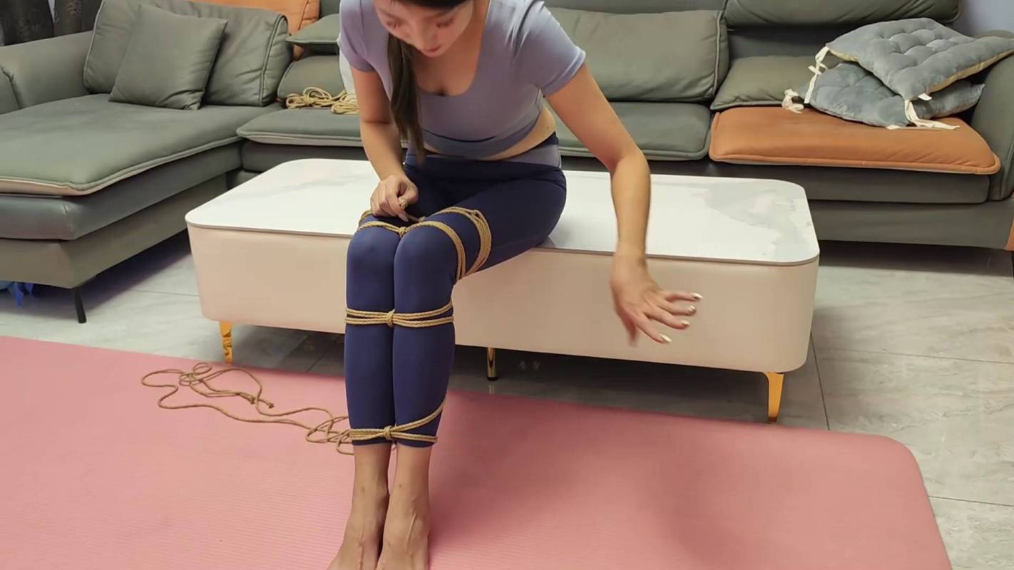 逍遥原创工作室官网新作品之佳佳瑜伽服自缚！这部作品可以在线看！