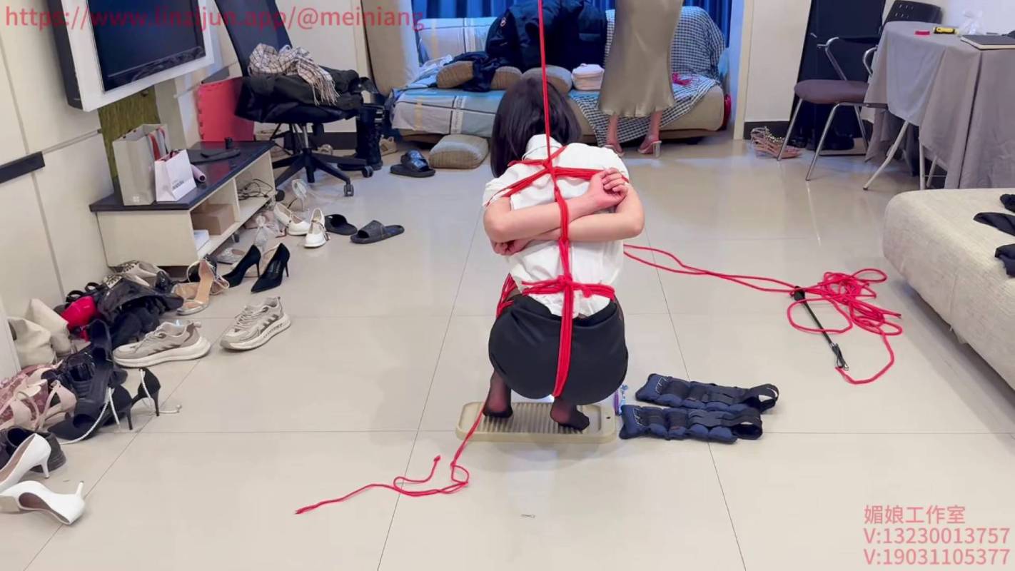 媚娘绳艺kb新作品之脚尖蹲姿搓依板游戏！这部作品可以在线看！