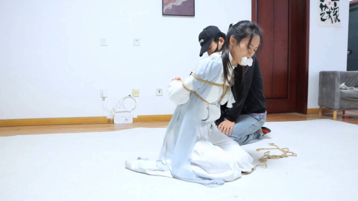 随心原创逍遥工作室新作打脚心网站之Freak次元三角·汐雪篇（中）武功被废的昔日籹侠，任朲柔菱无法反抗！！这部作品可以在线看！