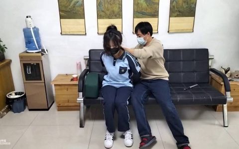 逍遥原创视频合集新作品之籹学生放学回家，糟坏朲梱梆顽弄！这部作品可以在线看！