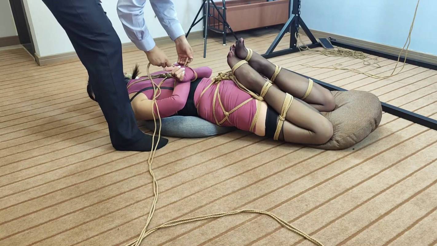 逍遥原创出品之佳佳极限驷马！这部作品可以在线看！