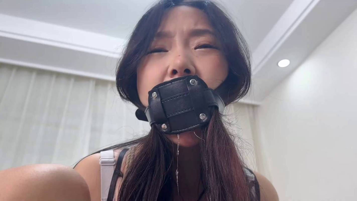 逍遥原创工作室官网之驴驴梱梆放置口球yj口塞！在线看！