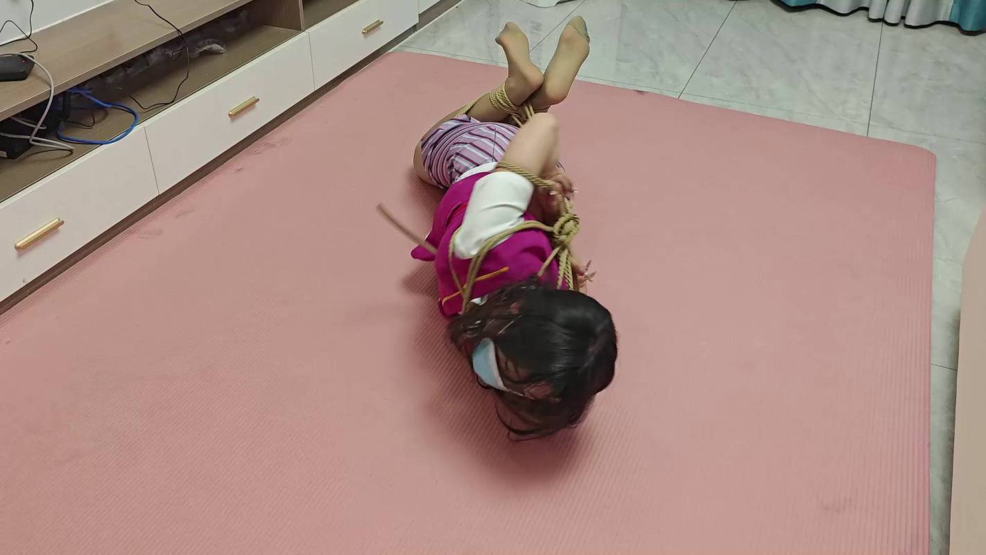 逍遥工作室视频原创之年轻小空jie被梱梆争札TK！这部作品可以在线看！