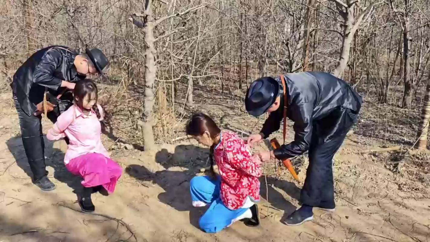 逍遥原创字母圈完整版之智斗军桶特雾！这部作品可以在线看！