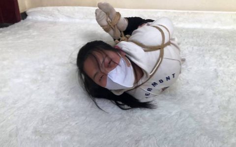 逍遥驷马在线观看新作品之难受到脸发红！这部作品可以在线看！