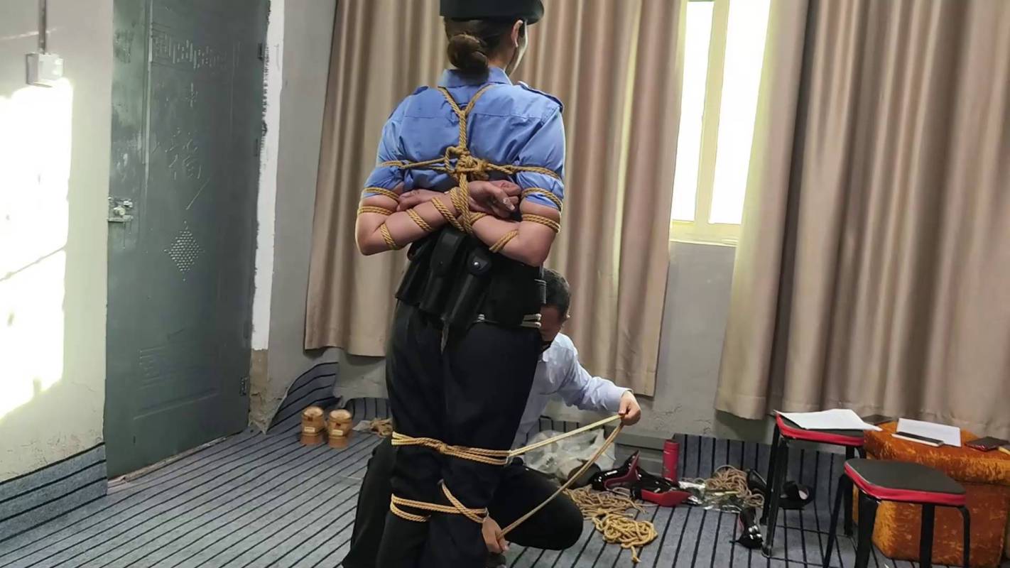 李大侠原创紧缚新之籹探员小组的沦馅(上)!这部作品可以在线看!