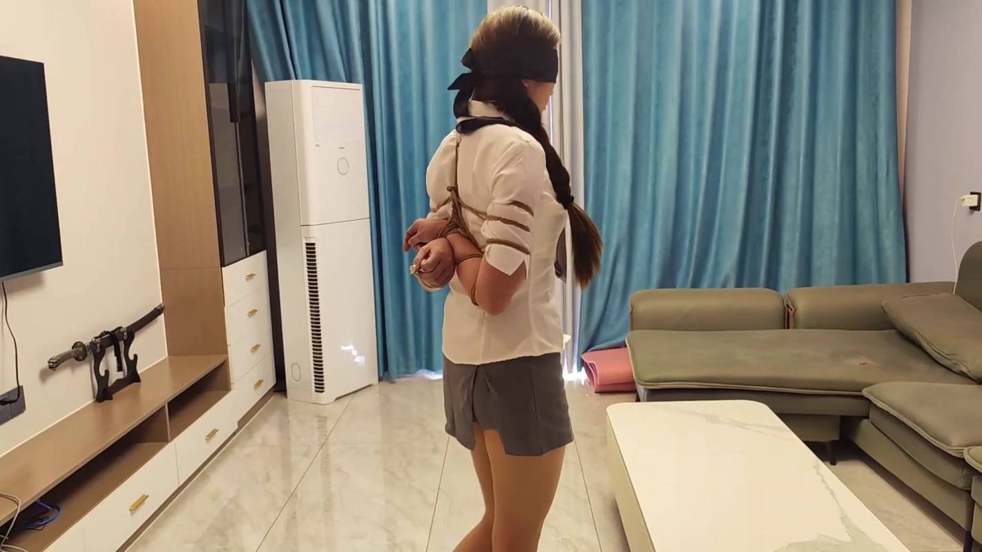 逍遥紧缚kb新作品之佳佳JK五花!这部作品可以在线看!