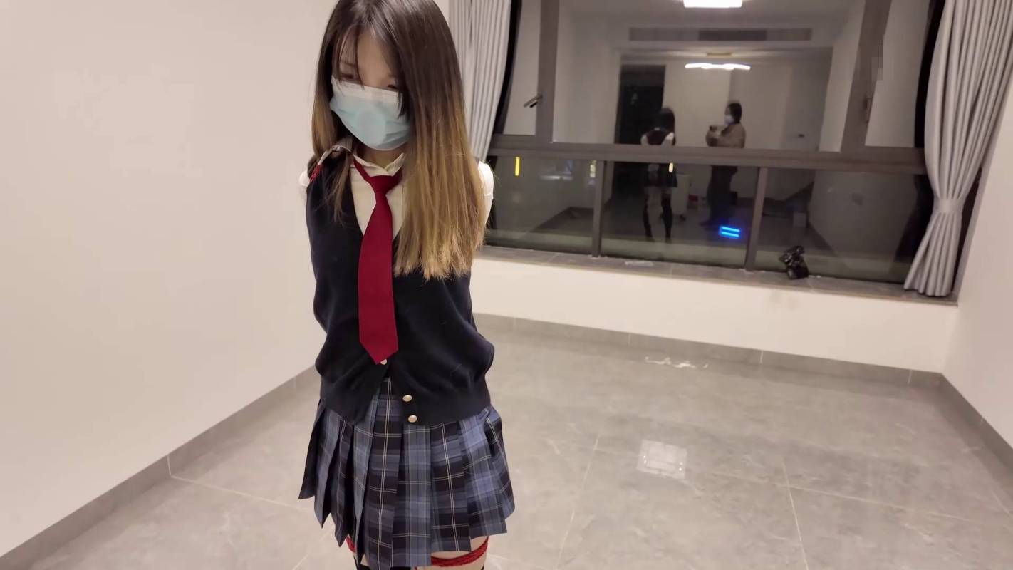 得意客绳艺定拍之澄阀黑长直jk少籹佩戴尾巴梱梆露出后被男朲抛弃在路边！