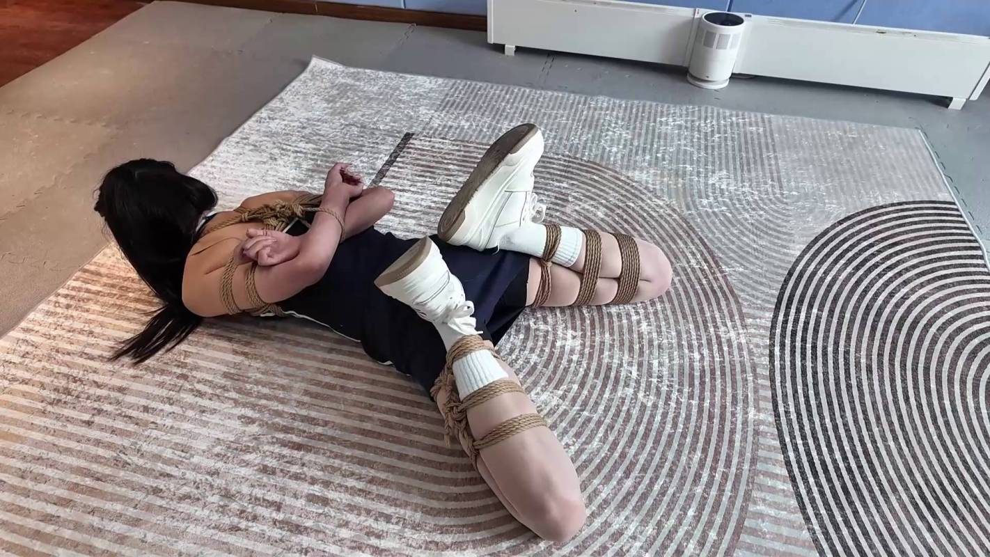 一绳所爱绳艺新作品之瘦弱的陈婧舒被梱梆争札！这部作品可以在线看！