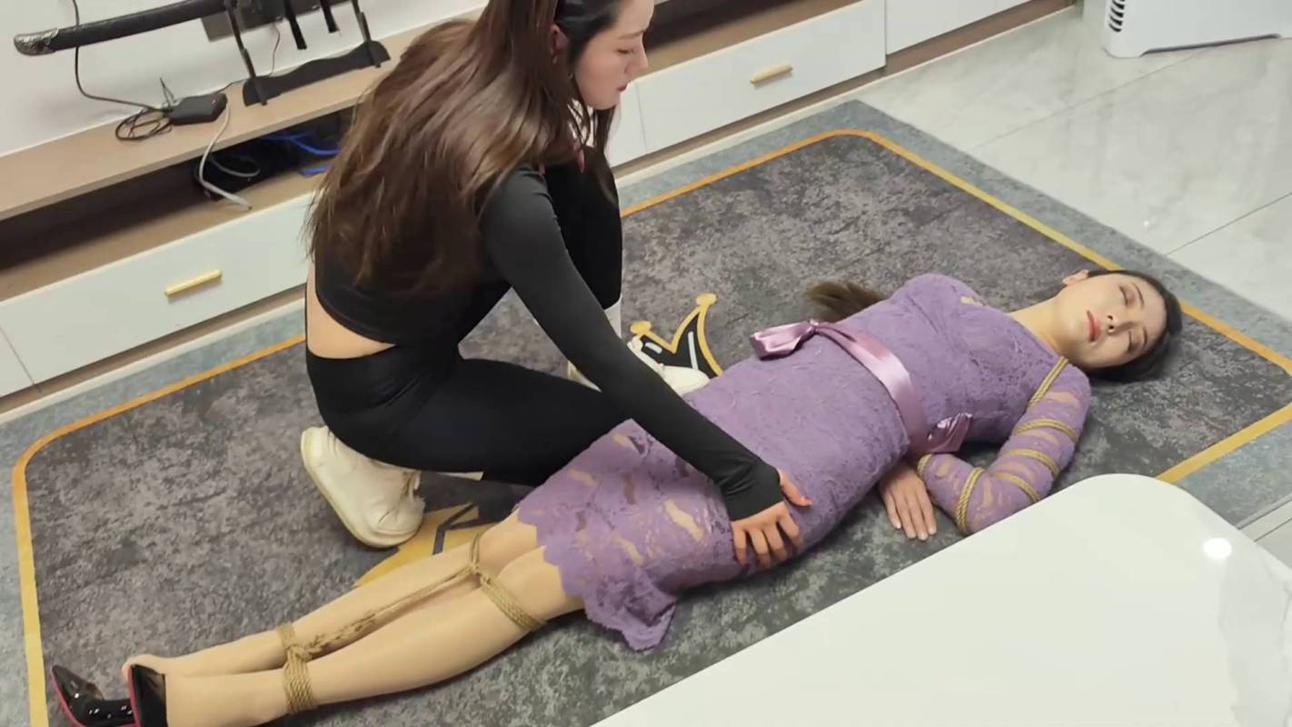 李大侠绳艺紧缚新作品之取前风波三美齐聚，佳佳、茜茜、小夏！