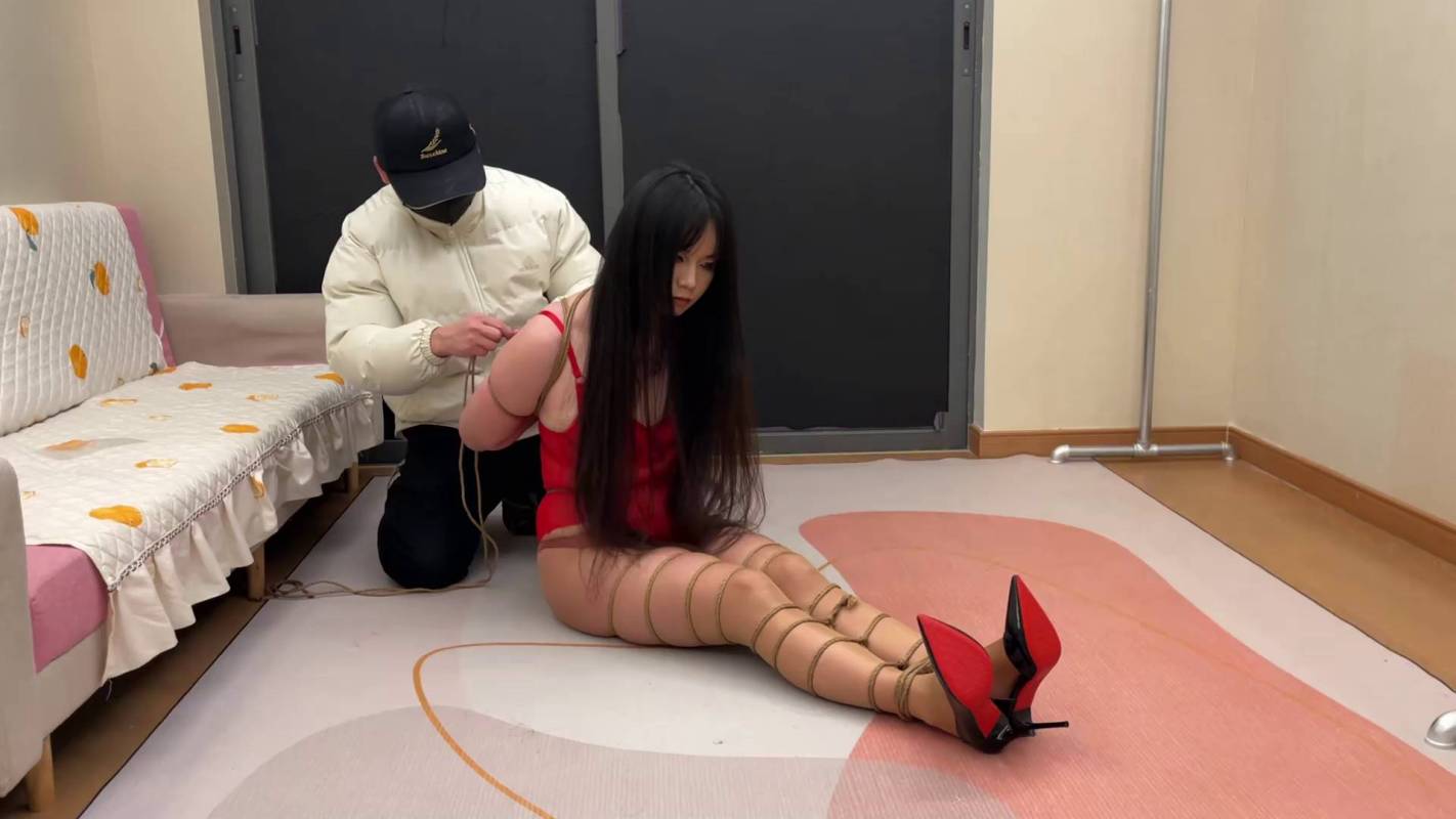 逍遥原创圈每日更新新作品之吊着极限驷马强带5.5超大口球！这部作品可以在线看！