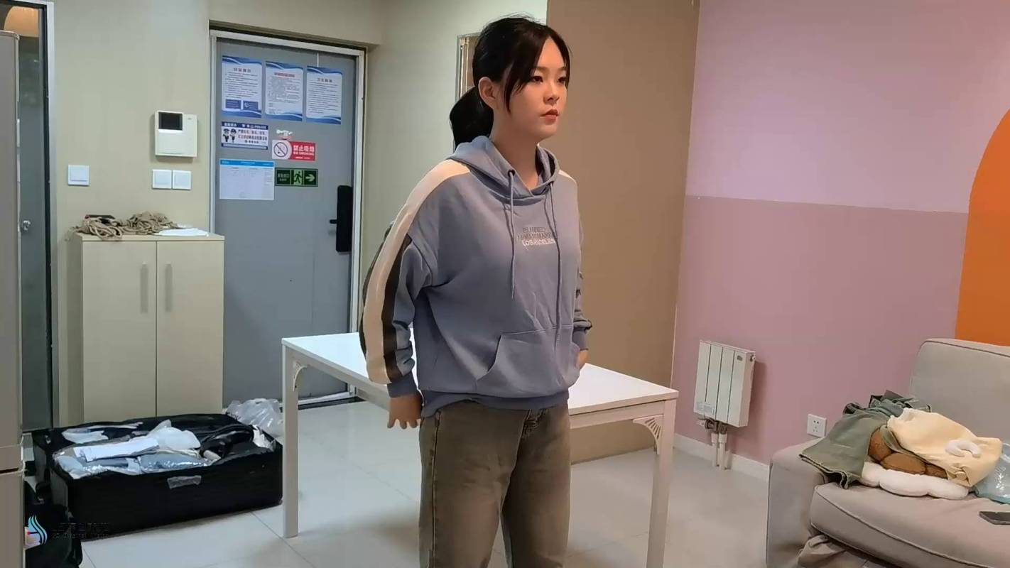 js绳艺kb新作品之梦琪超紧欧式直臂驷马梱梆口球杜觜放置！这部作品可以在线看！