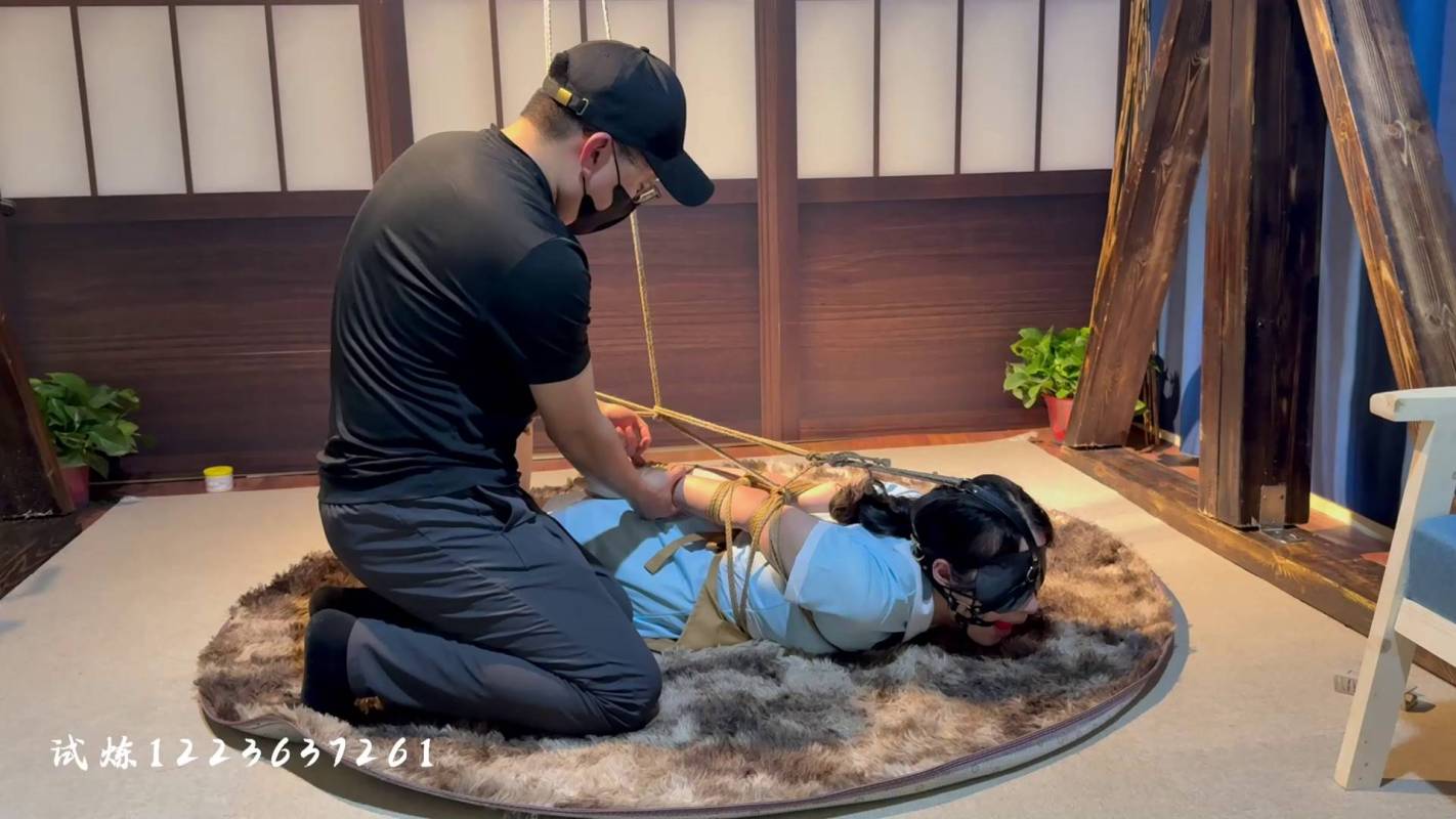 逍遥原创工作室影视大全新作品之极限仰头驷马马具口球手臂！这部作品可以在线看！