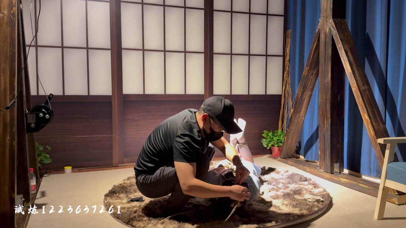 逍遥原创工作室影视大全新作品之极限仰头驷马马具口球手臂！这部作品可以在线看！