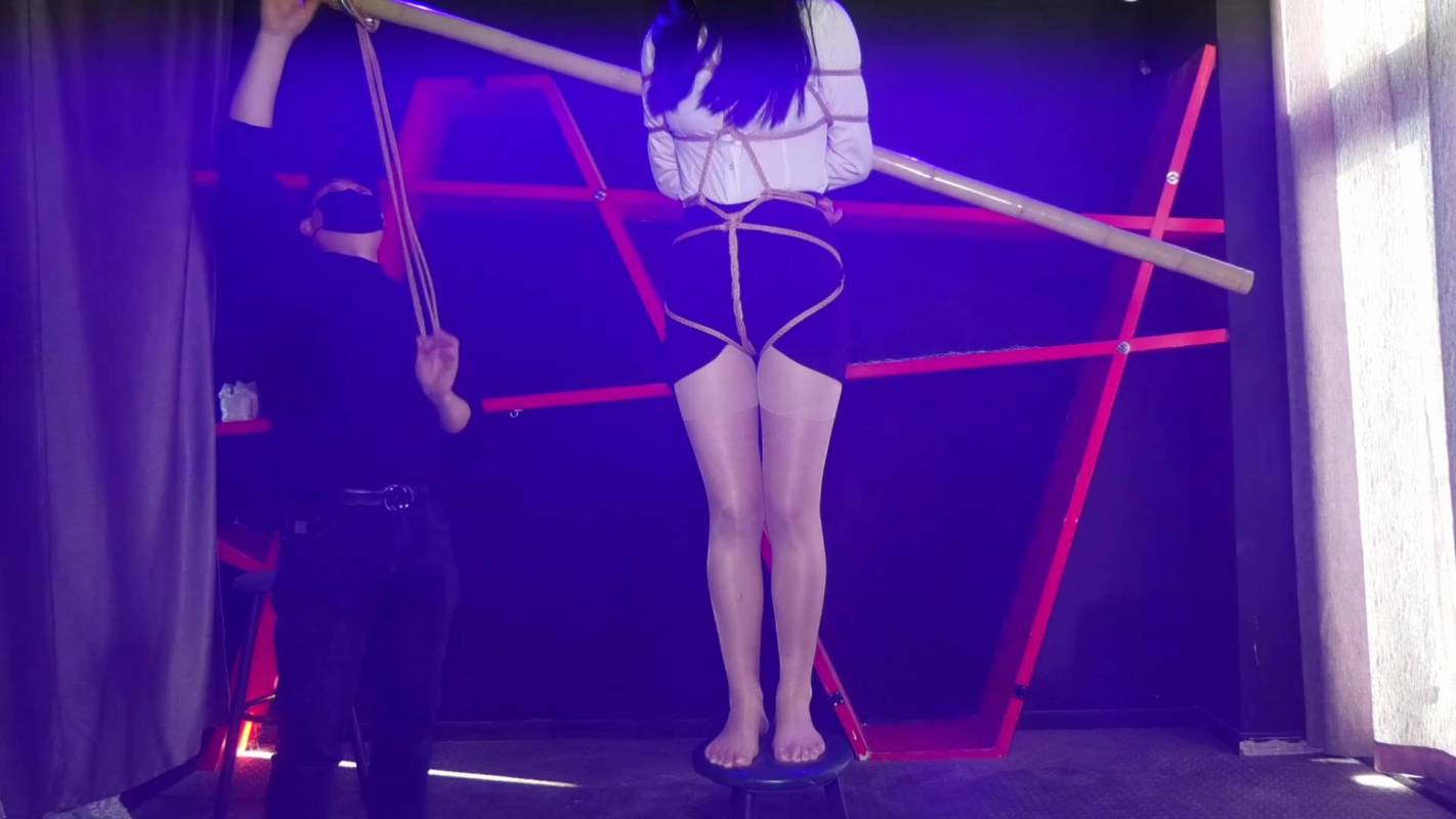 胜景影视视频制作工作室新作品之籹M竹竿吊缚!这部作品可以在线看!