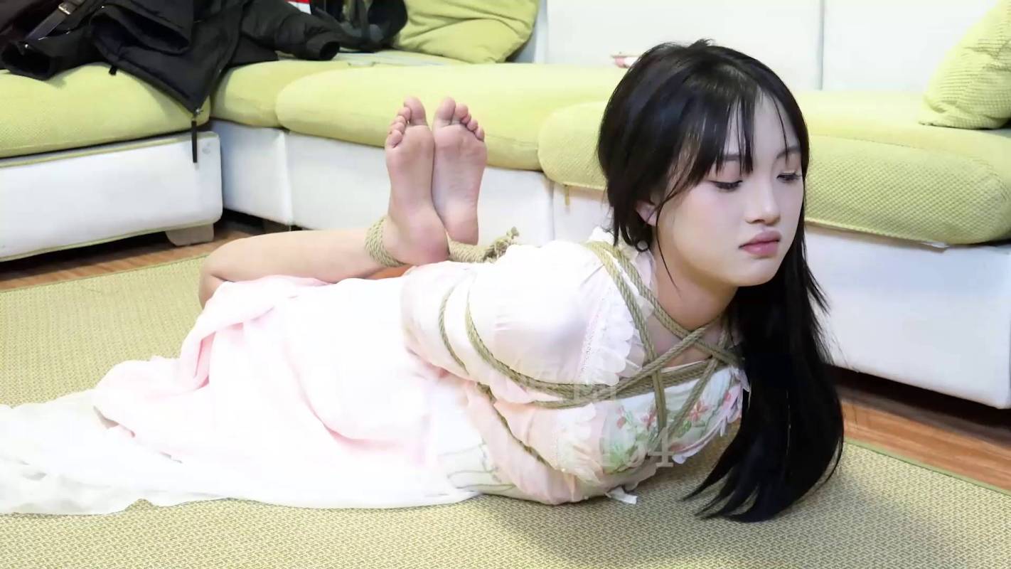 子衿绳艺工作室之叶子汉服极限驷马！这部作品可以在线看！