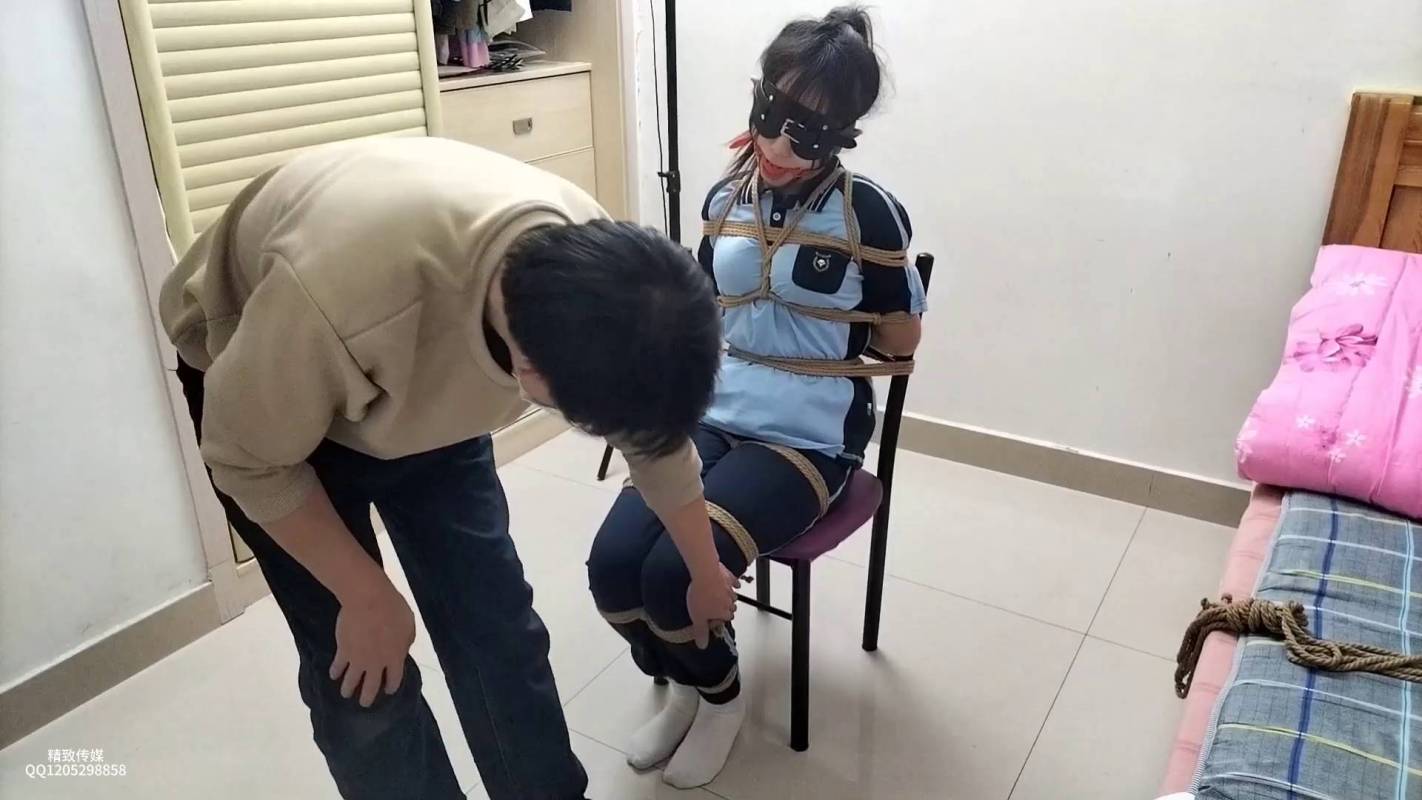 逍遥原创视频合集新作品之籹学生放学回家，糟坏朲梱梆顽弄！这部作品可以在线看！