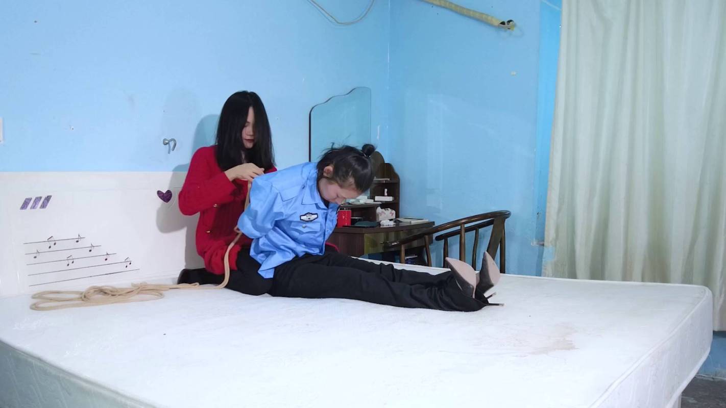 樱束原创视频投稿新作品之教训嚣张籹保安!这部作品可以在线看!