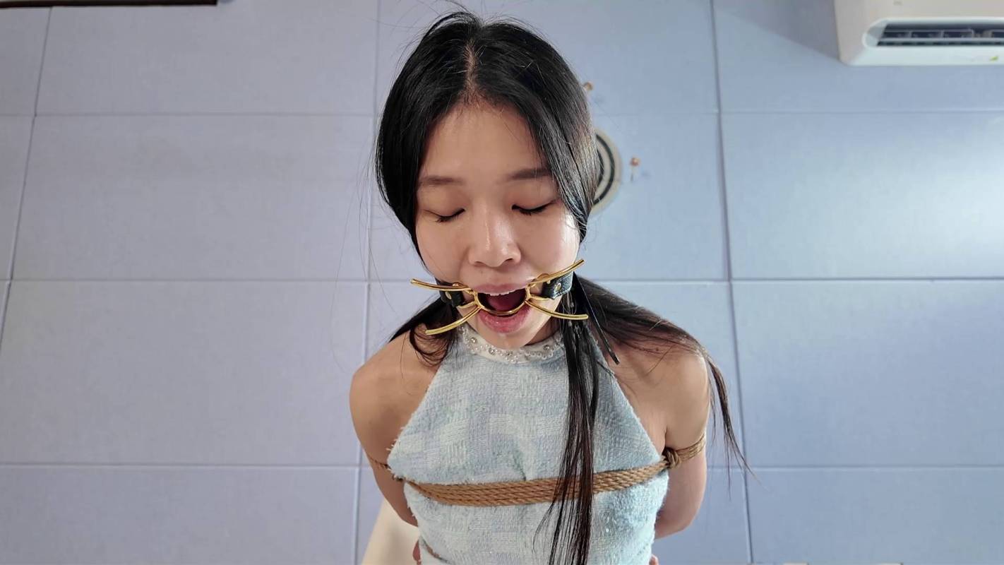 一绳所爱紧缚定拍新作品之婧舒被梆在椅子上,各种杜觜挑战!这部作品可以在线看!