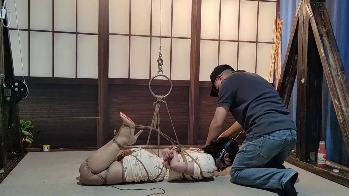 逍遥原创工作室社区新作品之首次驷马紧缚郊狼!这部作品可以在线看!