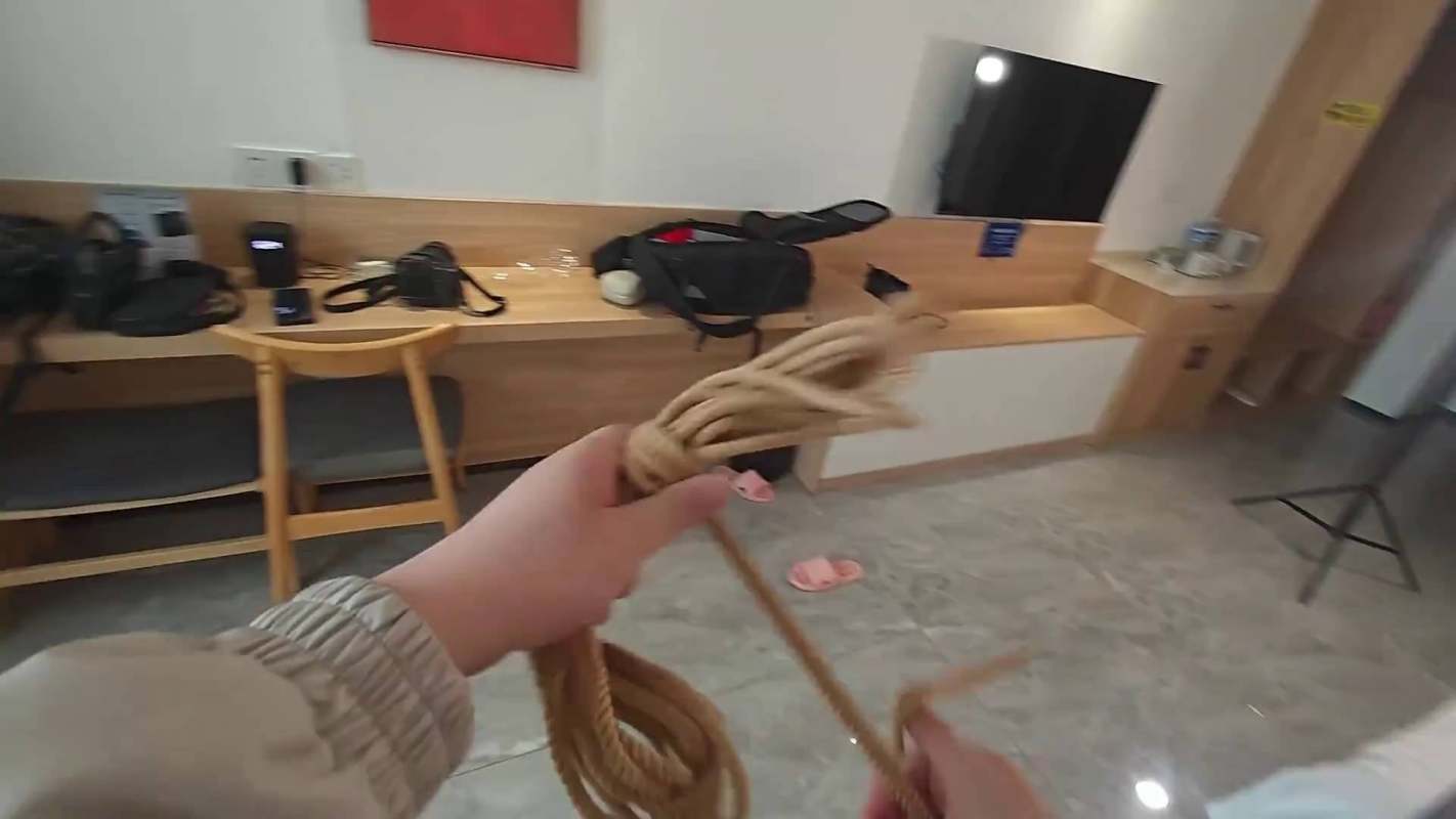 逍遥定制工作室视频月绳日记，体验绳缚驷马，TK挠脚！这部作品可以在线看！