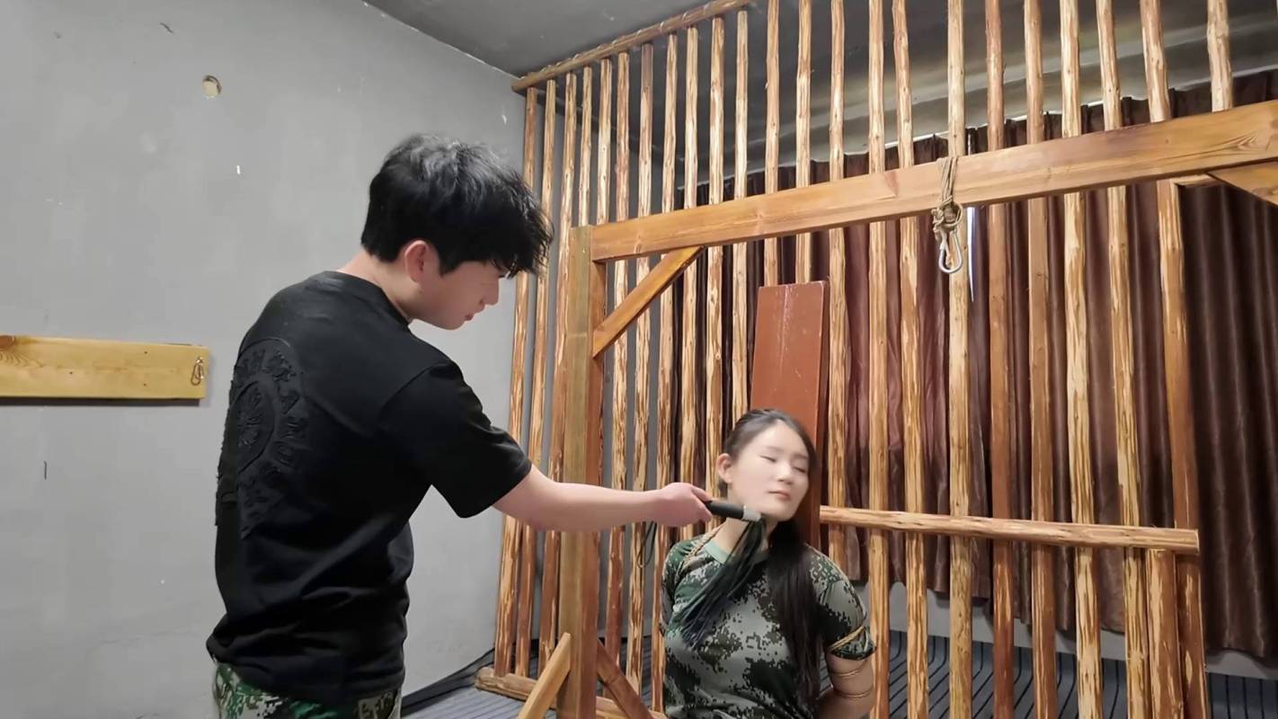 逍遥原创美女紧缚视频全集,绳艺调教室论坛首页,特战行动之落难!这部作品可以在线看!