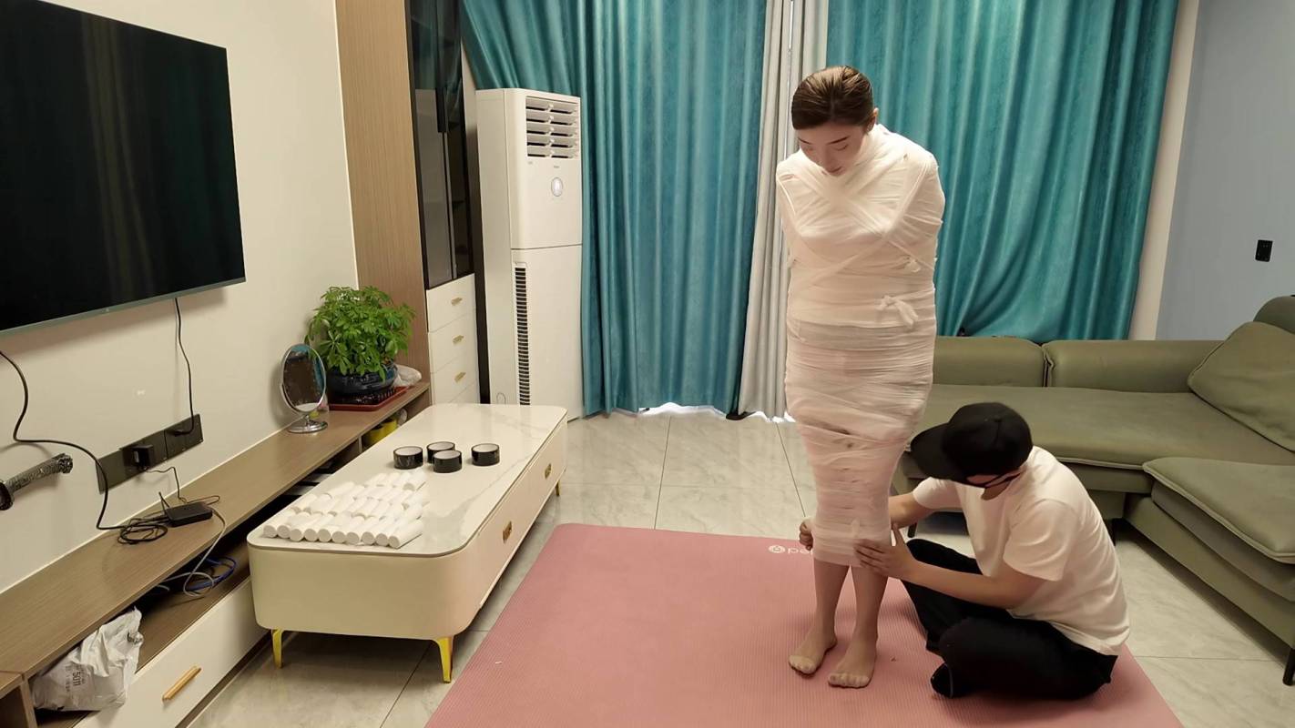 逍遥原创工作室视频全集,国产sm绳艺论坛,木乃伊之佳佳上集!这部作品可以在线看!