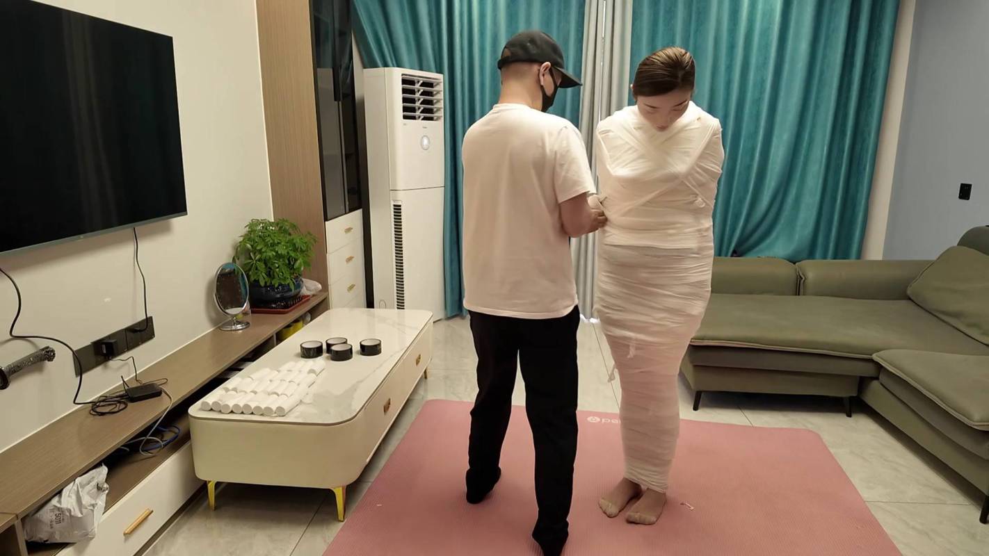 逍遥原创工作室视频全集,国产sm绳艺论坛,木乃伊之佳佳上集!这部作品可以在线看!