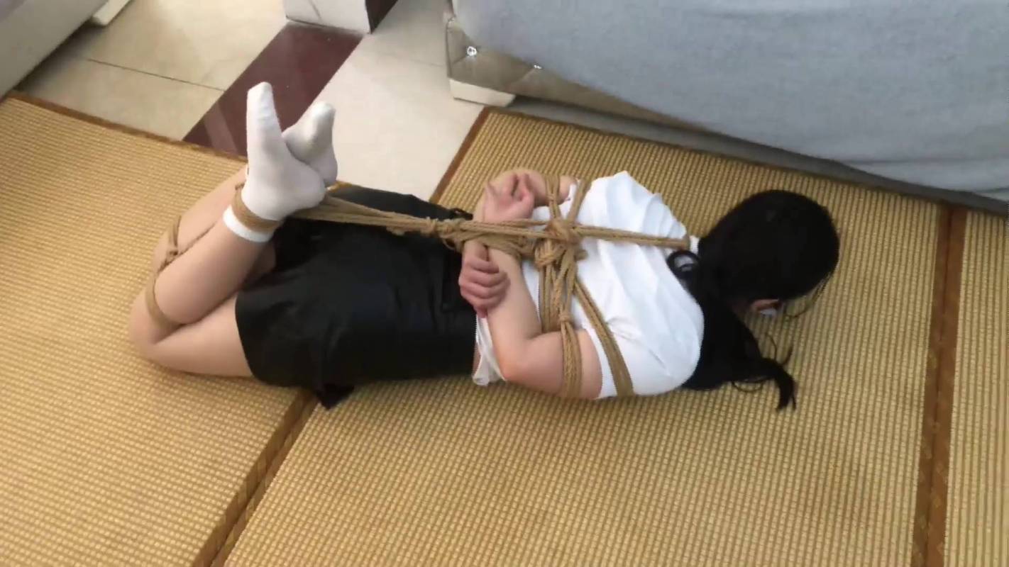 新月原创工作室资源,绳艺捆绑字母圈视频,定拍肉咝白袜驷马tao头放置~玉箫!这部作品可以在线看!