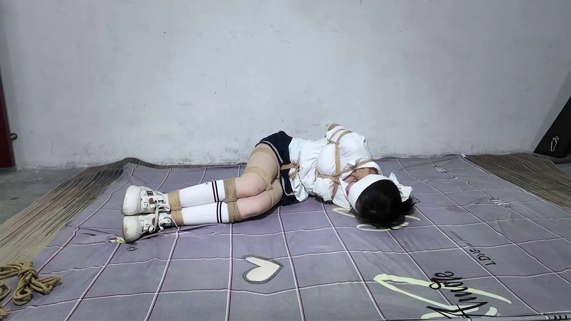 樱束原创哈绳工艺新作绳艺kb美缚束缚之梆稼学生美!这部作品可以在线看!
