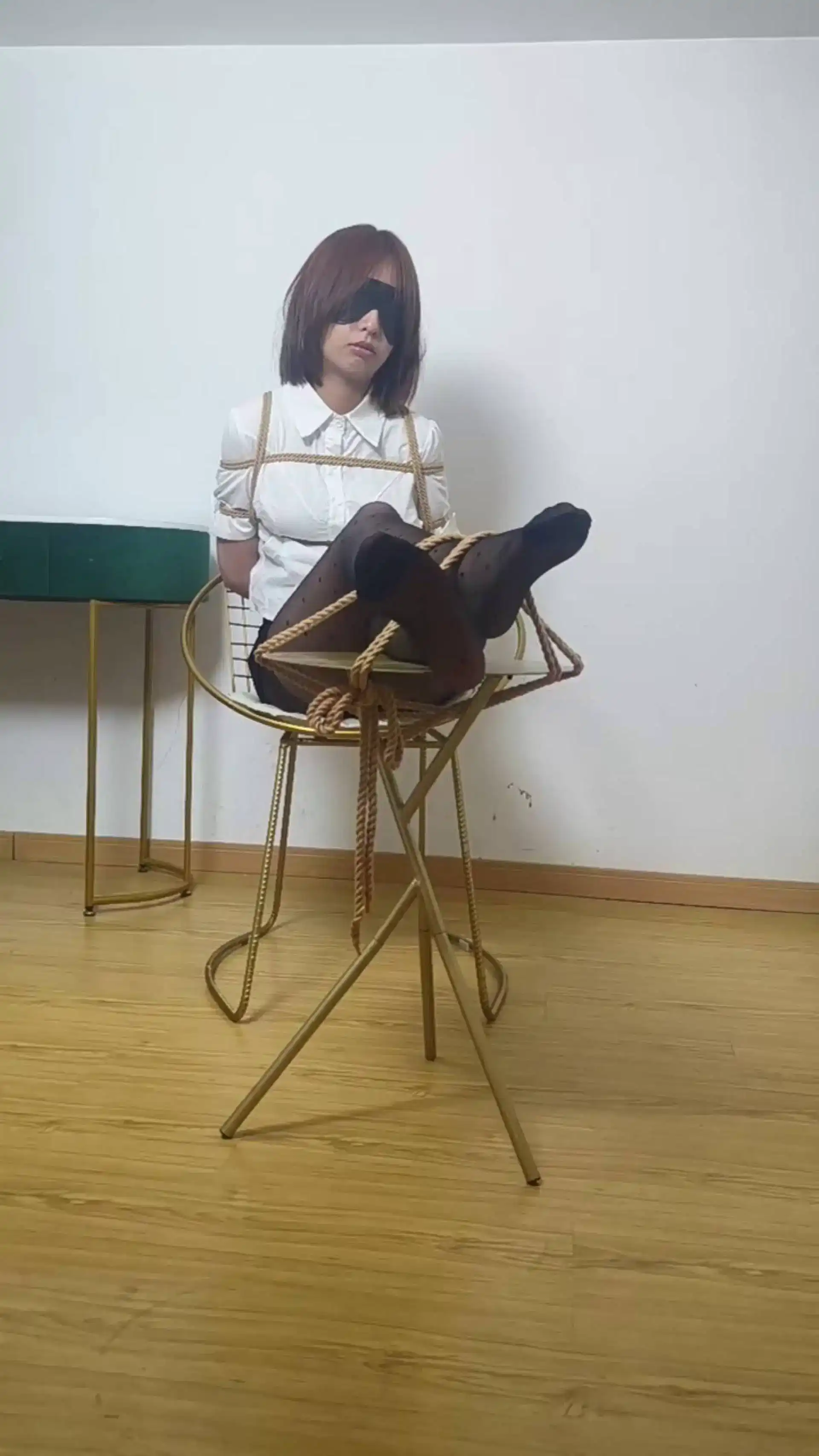 逍遥原创系列合集新作绳艺吧-国产调教论坛之怡怡御jie音首次体验tk震动聊天（上）！这部作品可以在线看！