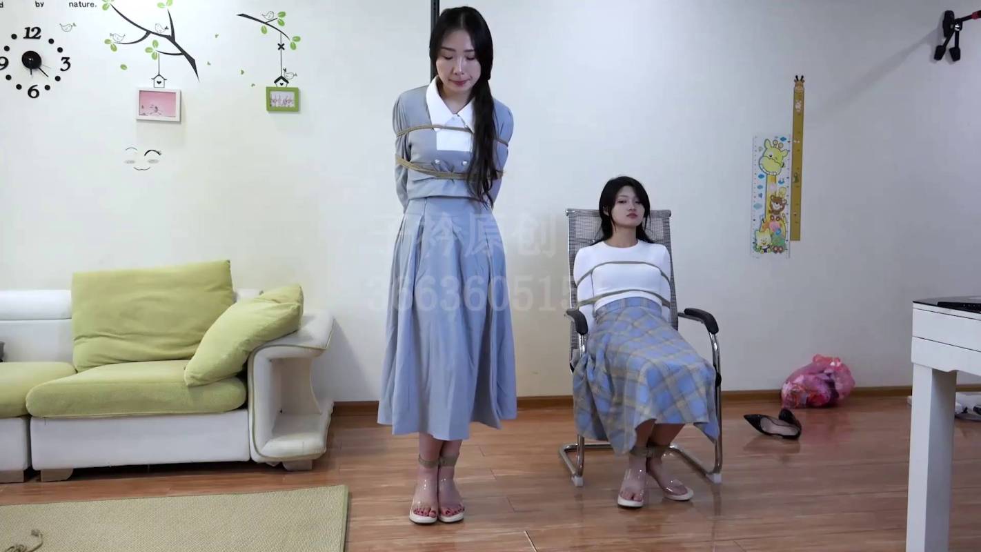 子衿定制绳艺新作紧缚堵嘴字母圈论坛之妍如梱梆放置聊天！这部作品可以在线看！