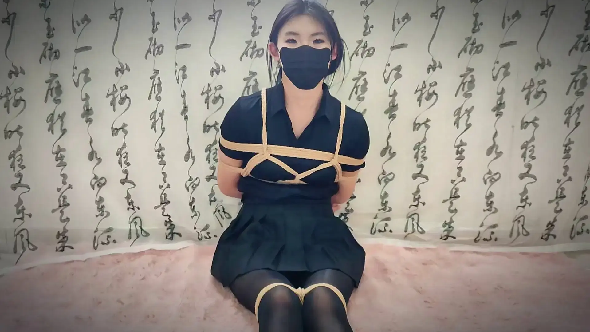 逍遥原创全部视频新作绳艺原创工作室官网之沐思极限驷马放置，超紧口球！这部作品可以在线看！
