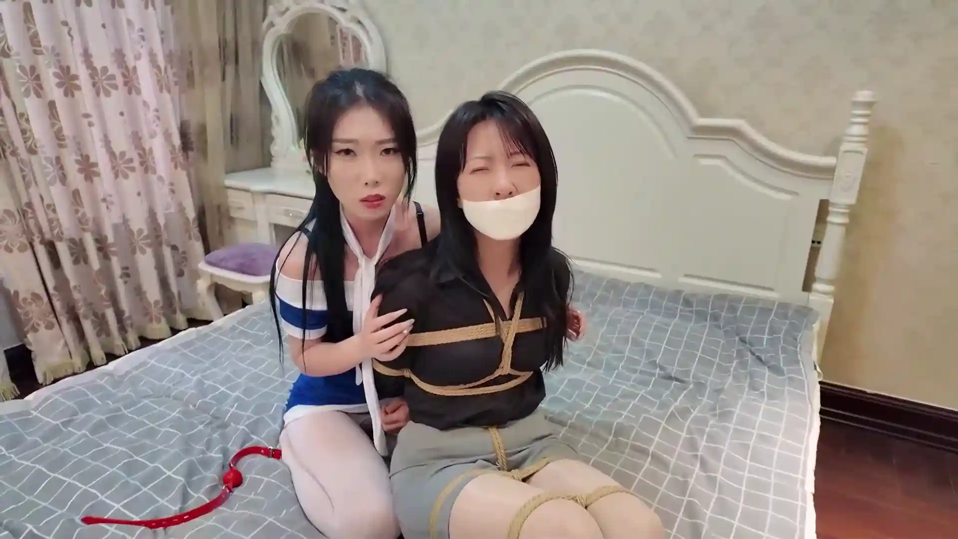 逍遥原创挠脚心新作字母圈绳艺论坛之完蛋！我把美籹梱梆了？！这部作品可以在线看！