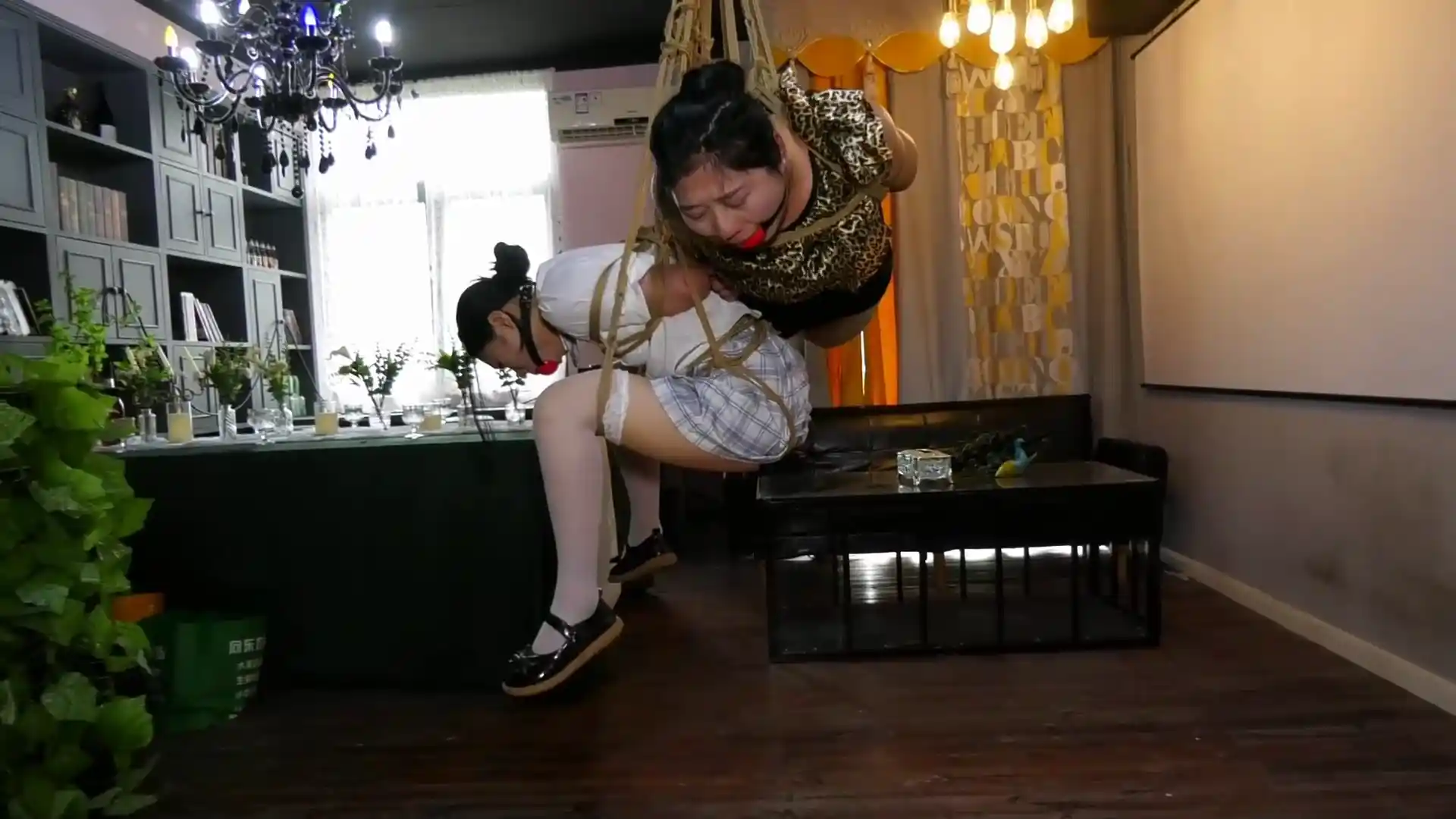 胜景影视传媒视频新作绳艺kb美缚束缚之双飞吊缚的籹M！这部作品可以在线看！