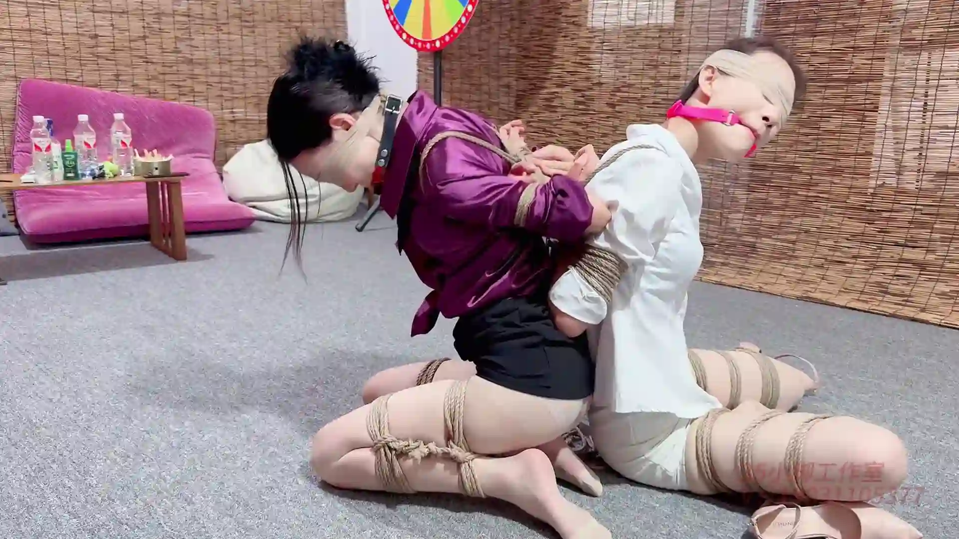 逍遥捆绑视频字母圈新作绳艺在线视频网站之三五小脚被梆成这样如何自救?!这部作品可以在线看!