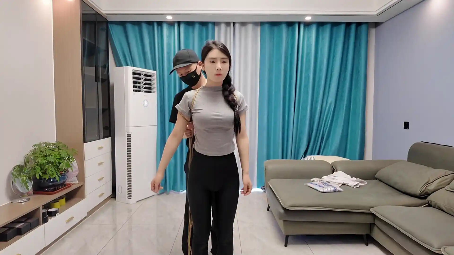 逍遥原创工作室官网新作中国chinese捆绑之杨若琳五花！这部作品可以在线看！
