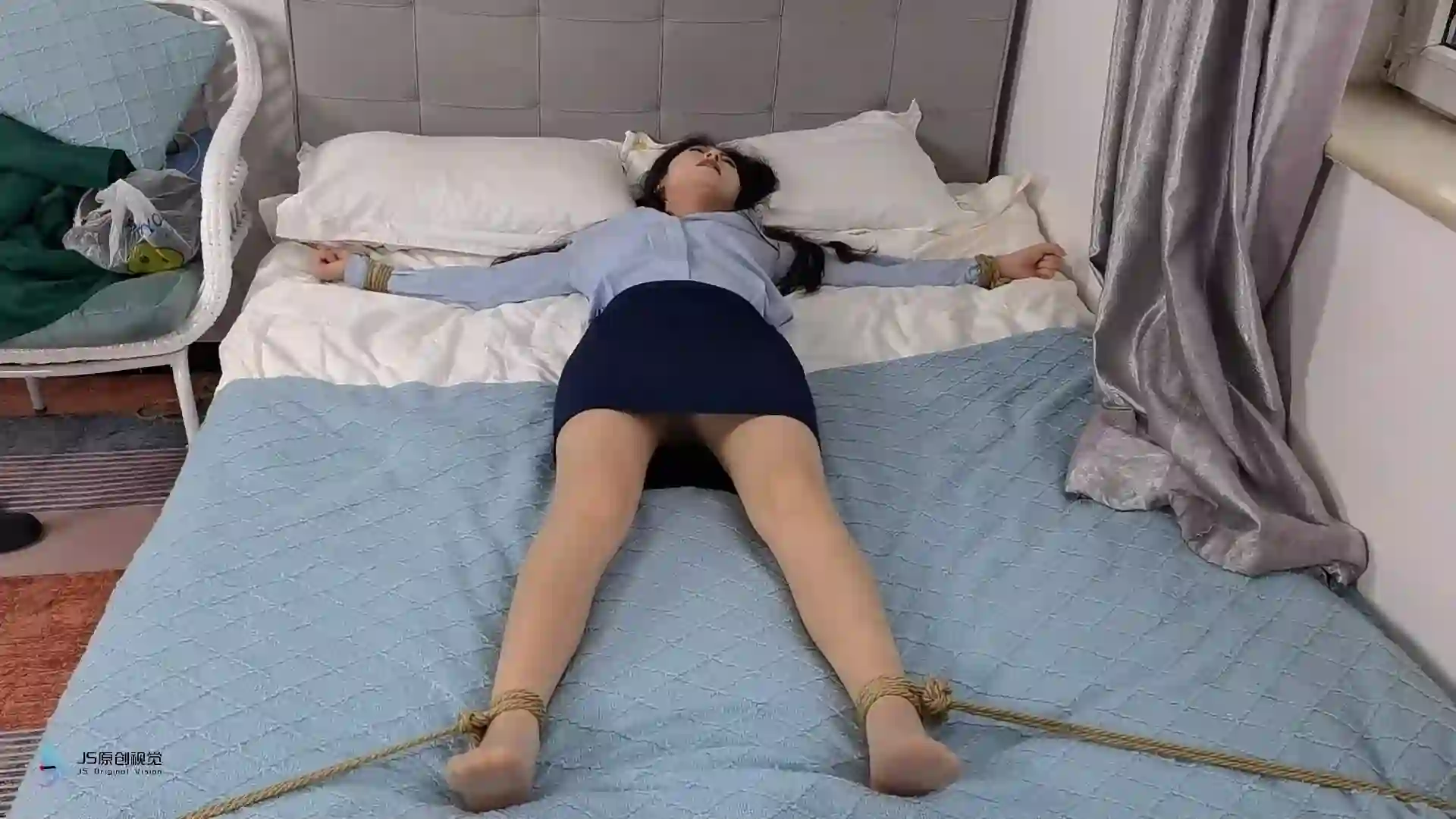 js原创定制绳艺新作中国chinese捆绑之危险的房子~欣妍！这部作品可以在线看！