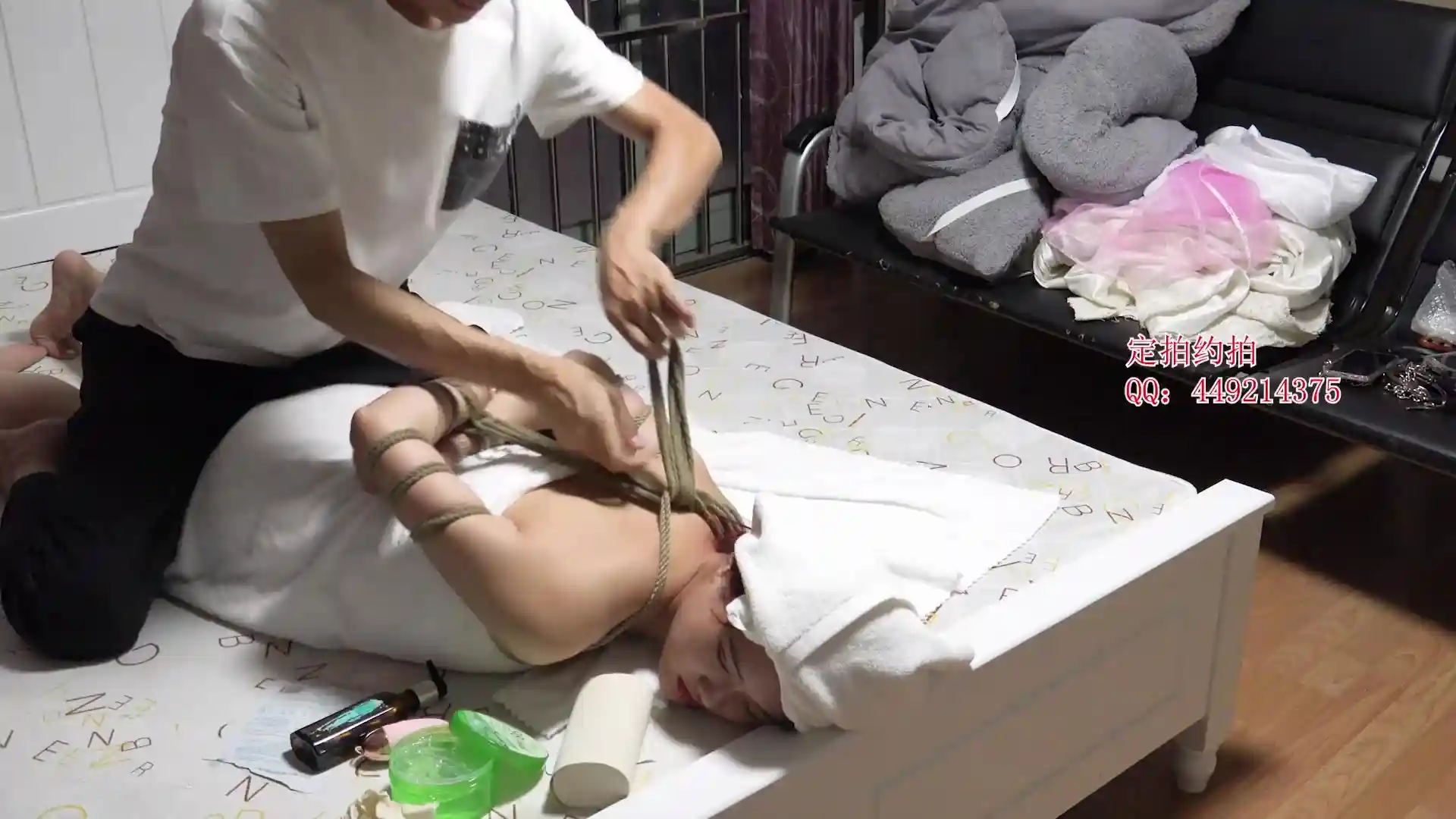 子衿定制绳艺新作紧缚捆绑视频vk之菲菲美容院阶难！这部作品可以在线看！