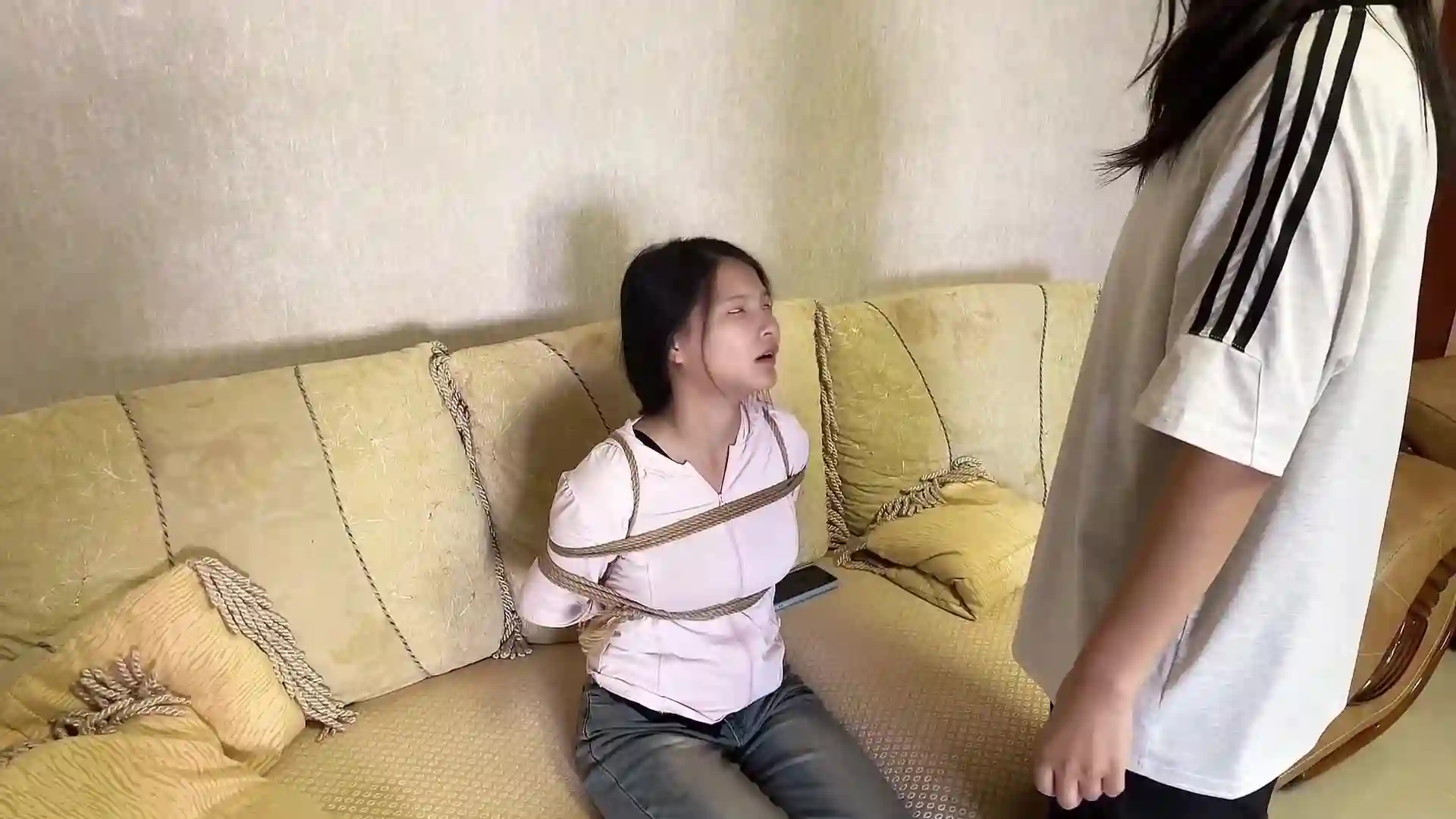 逍遥原创在线观看新作国内紧缚字母圈之第一次体验梱梆，表演！这部作品可以在线看！
