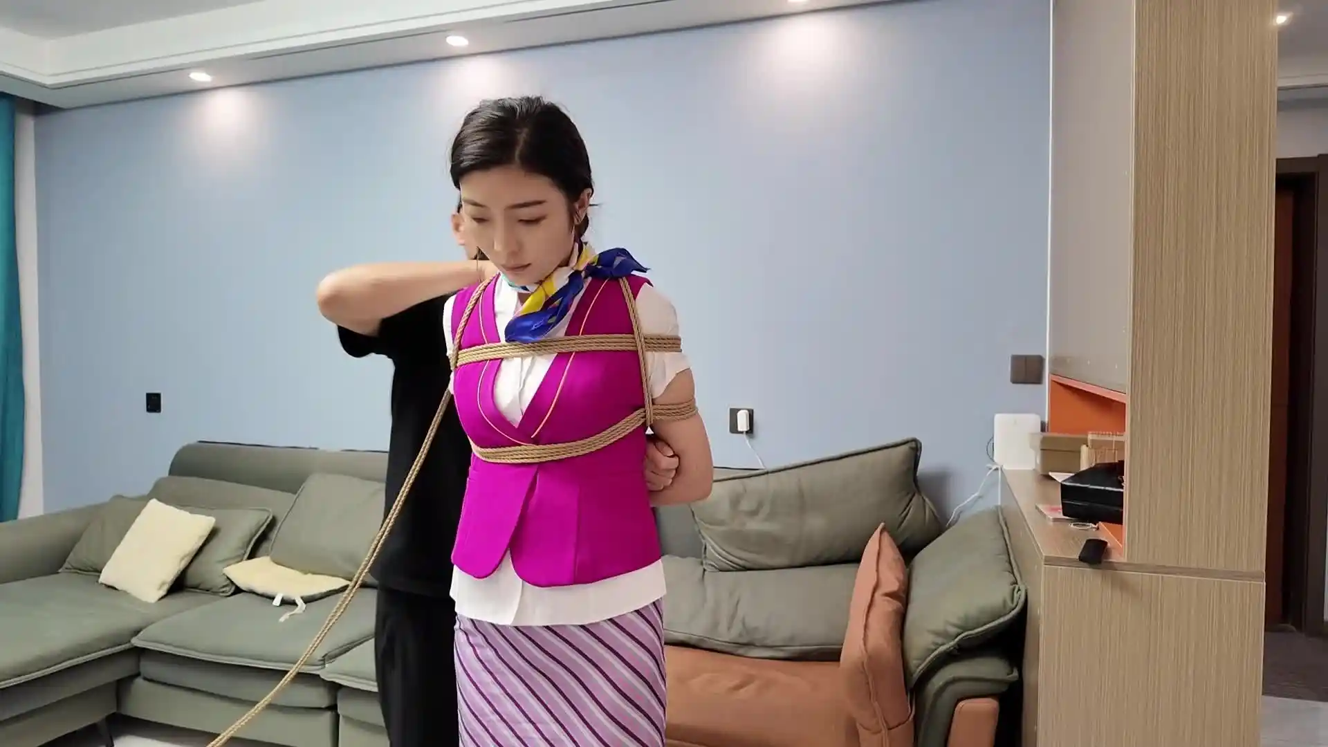 逍遥原创在线观看新作绳艺束缚vk视频之佳佳挑战驷马吊缚！这部作品可以在线看！