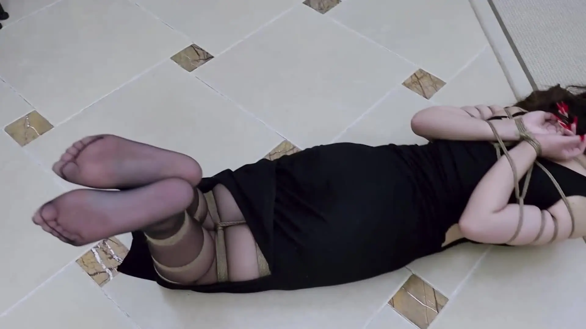 半岛束艺全部网站新作绳艺kb美缚束缚视频之长好吃吗？~泽爱！这部作品可以在线看！